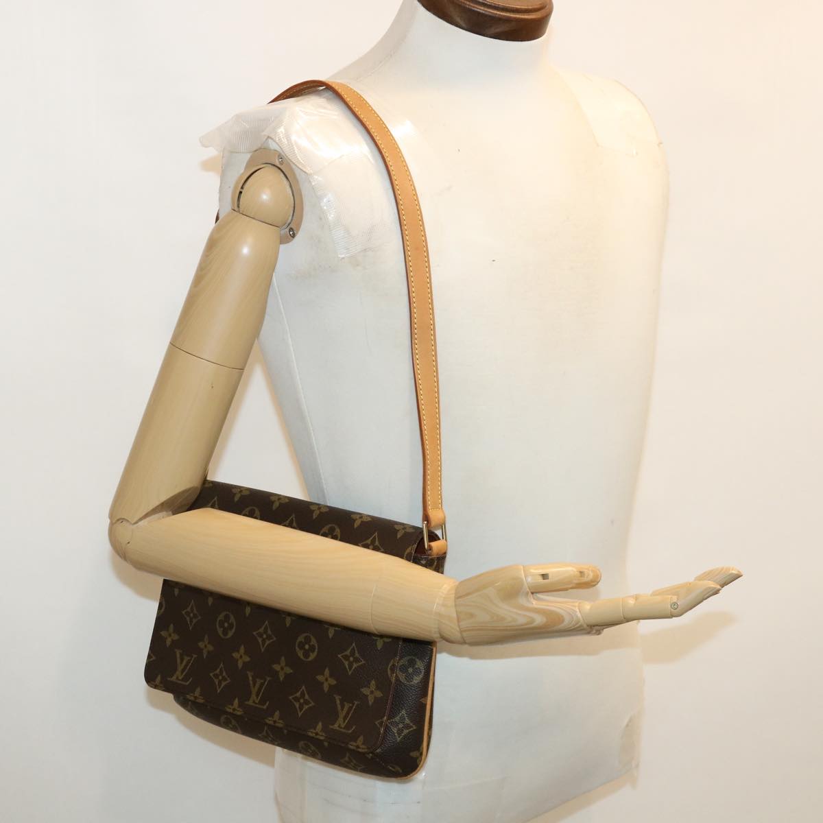 LOUIS VUITTON Monogram Musette Tango Short Strap Shoulder Bag M51257 Auth ar8809