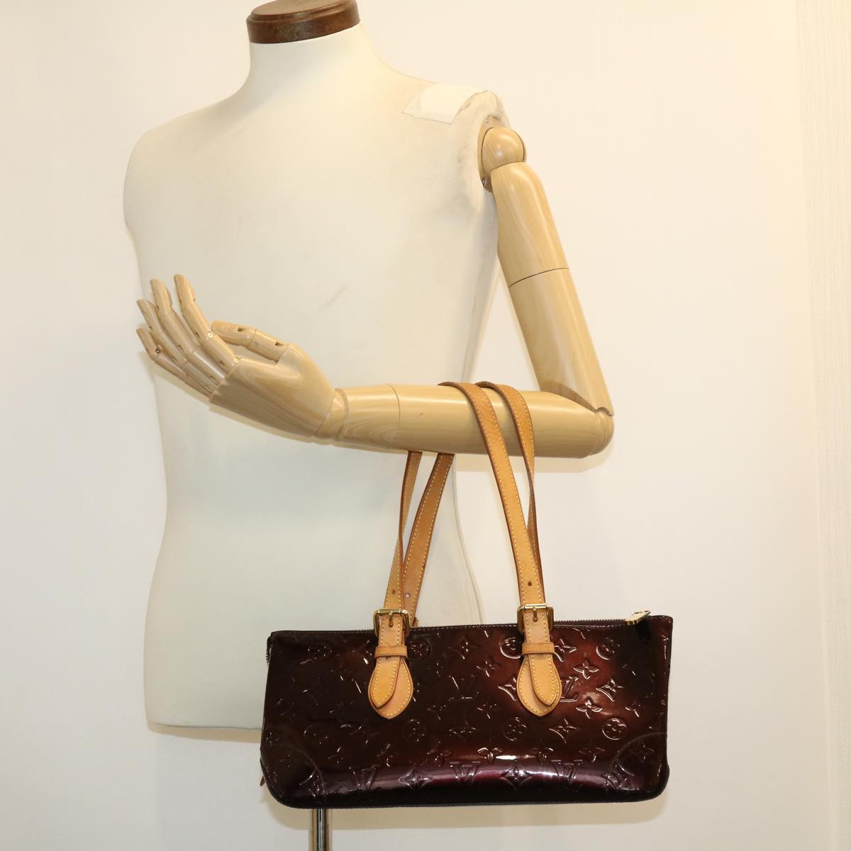 LOUIS VUITTON Monogram Vernis Rosewood Avenue Hand Bag Amarante M93510 ar9181