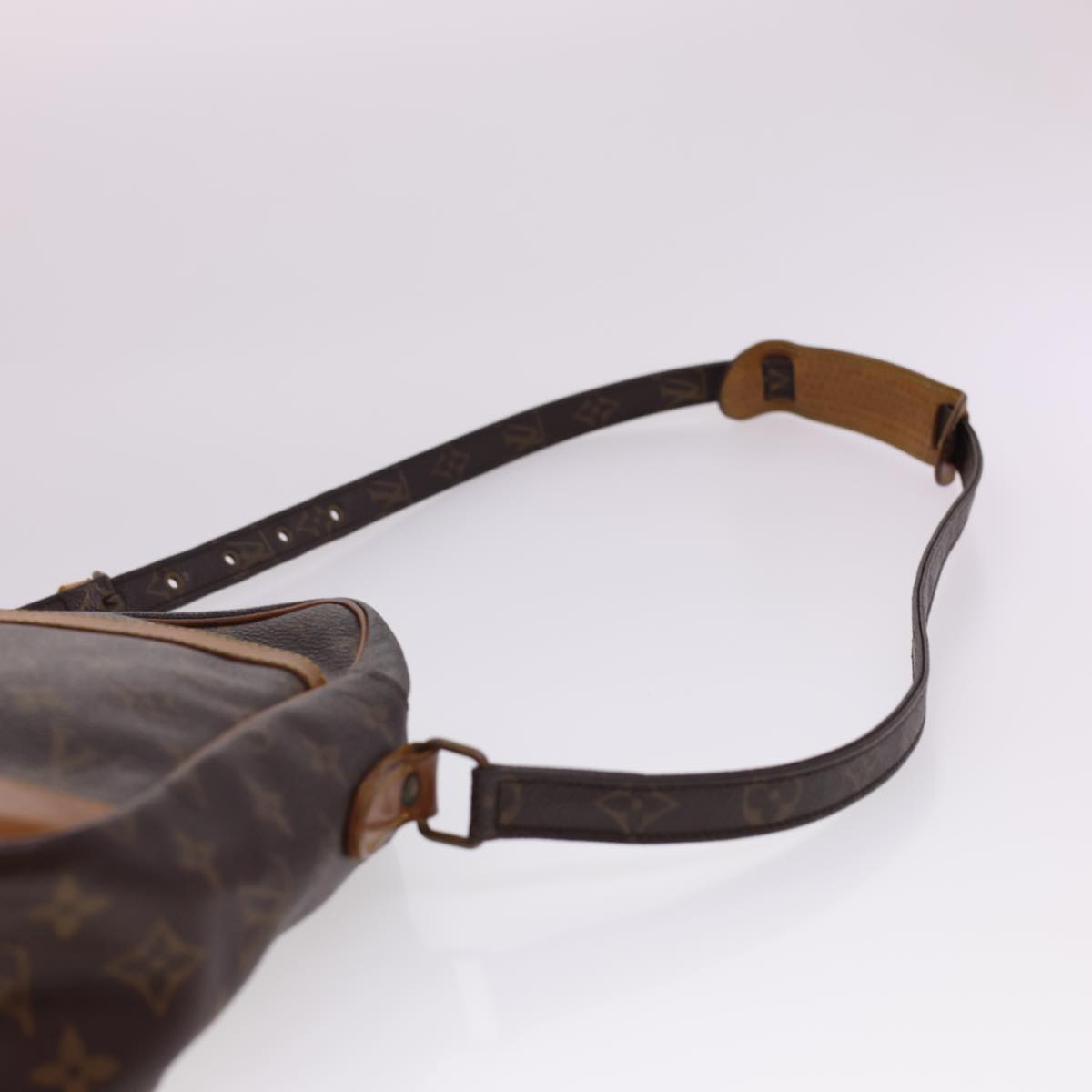 LOUIS VUITTON Monogram Danube MM Shoulder Bag M45264 LV Auth ar9248