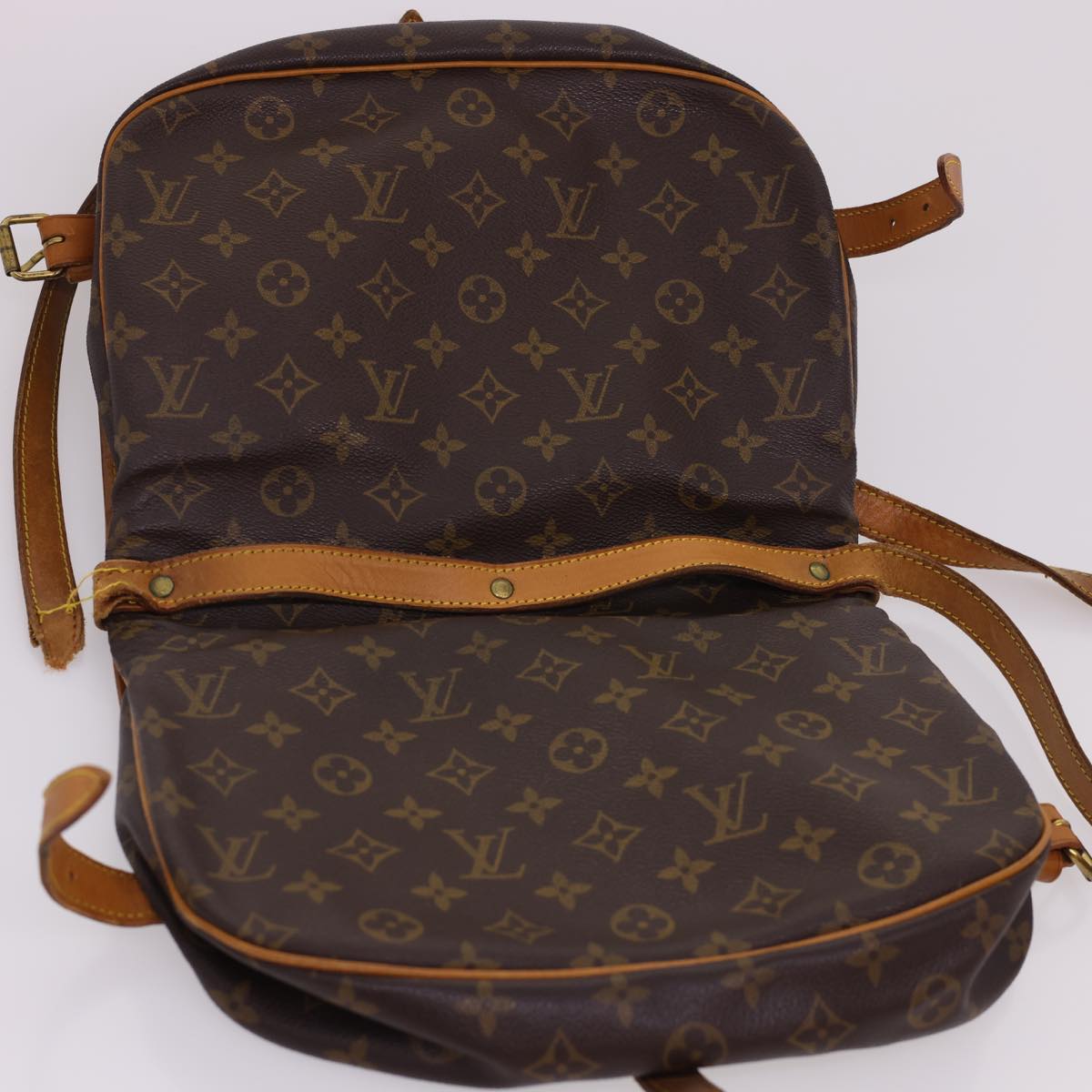 LOUIS VUITTON Monogram Saumur 30 Shoulder Bag M42256 LV Auth ar9252