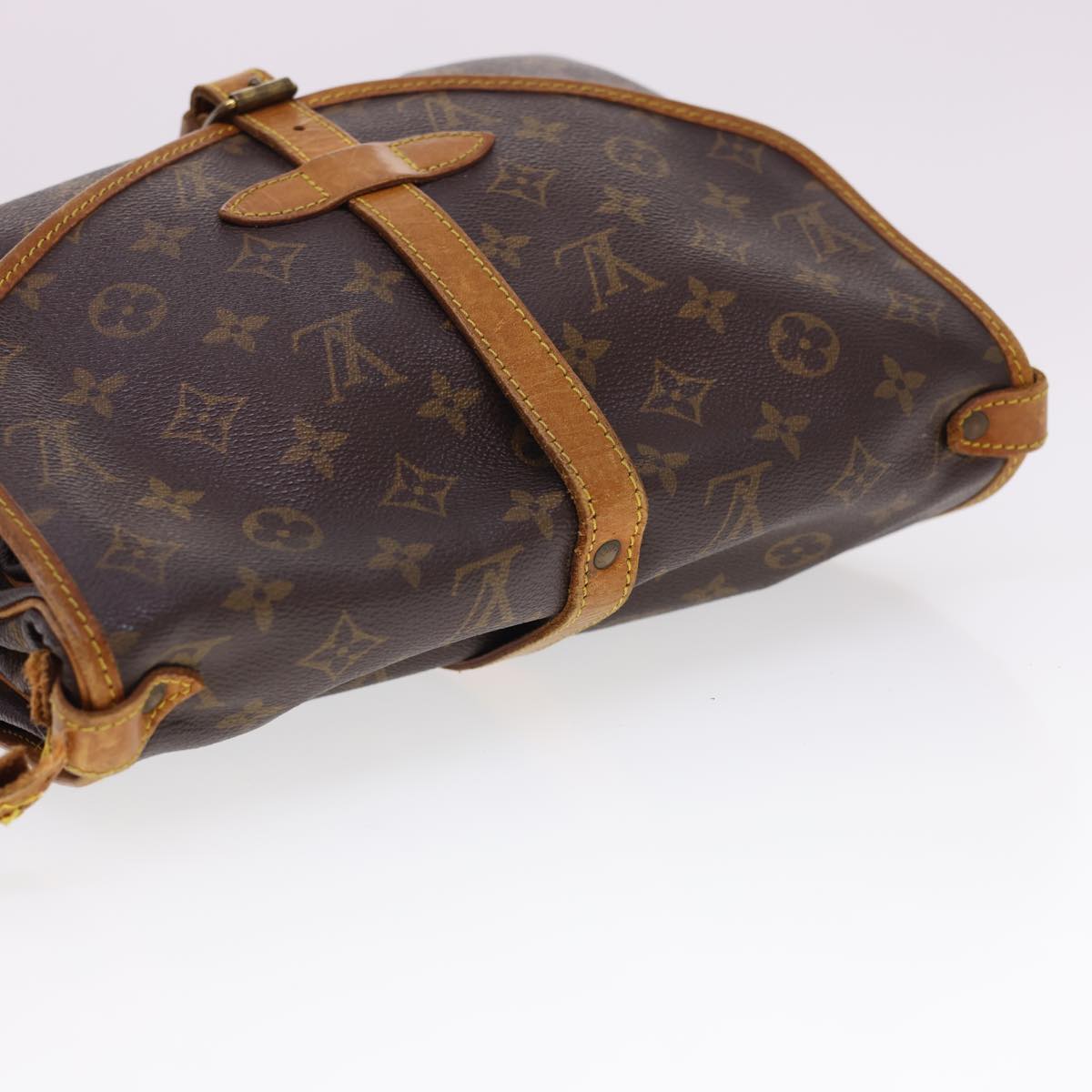 LOUIS VUITTON Monogram Saumur 30 Shoulder Bag M42256 LV Auth ar9252