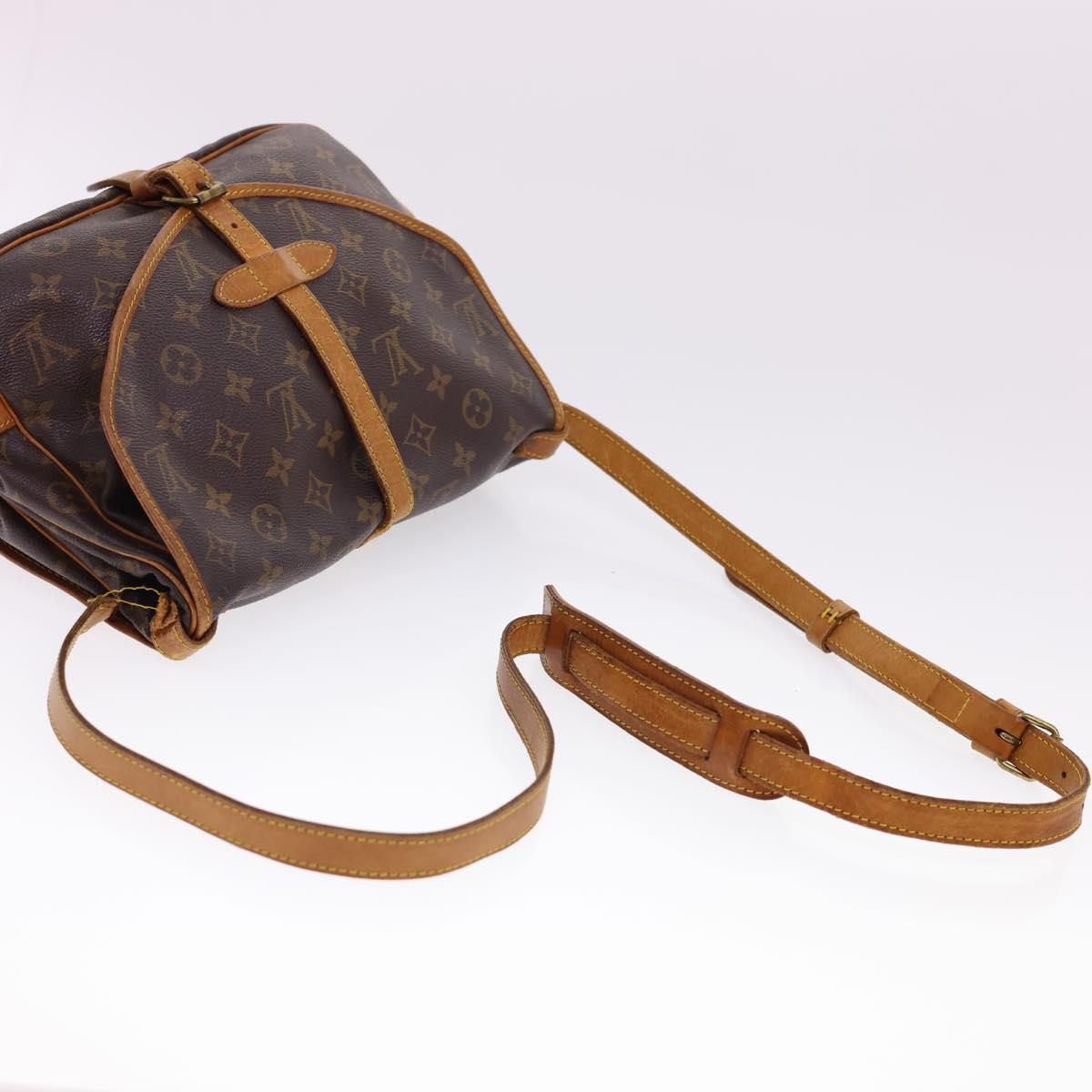 LOUIS VUITTON Monogram Saumur 30 Shoulder Bag M42256 LV Auth ar9252