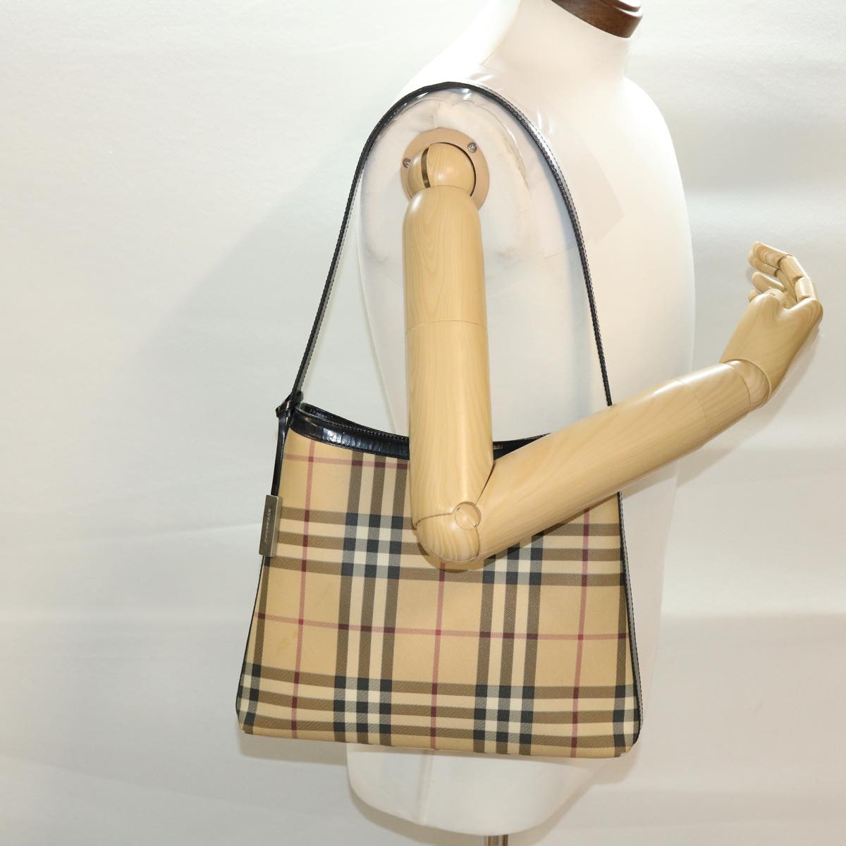 BURBERRY Nova Check Shoulder Bag Nylon Beige Auth ar9274