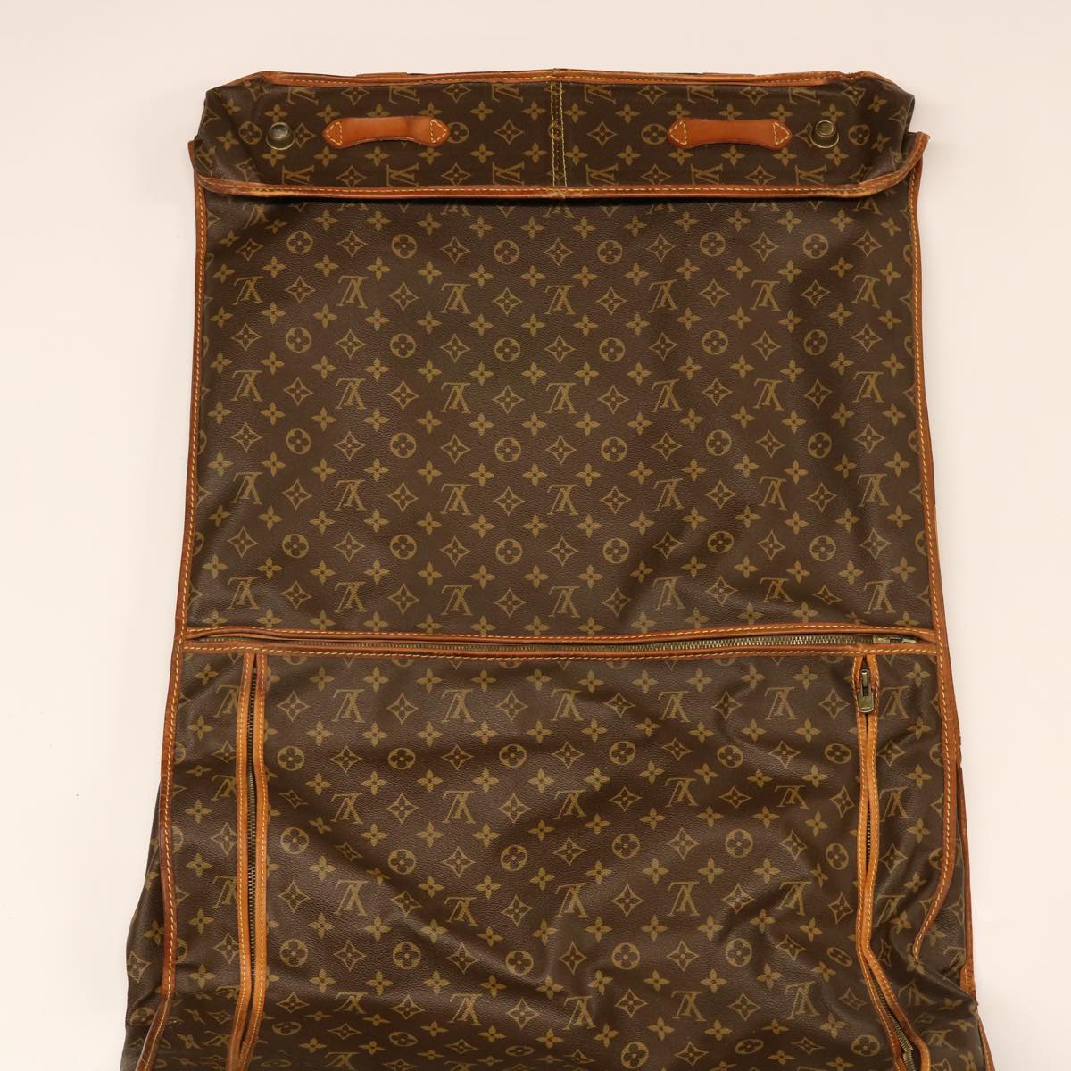 LOUIS VUITTON Monogram Suter Garment Cover M23522 LV Auth ar9517