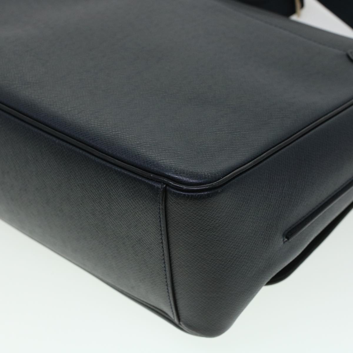 LOUIS VUITTON Taiga Leather Romantic GM Shoulder Bag Boreal M32627 Auth ar9641