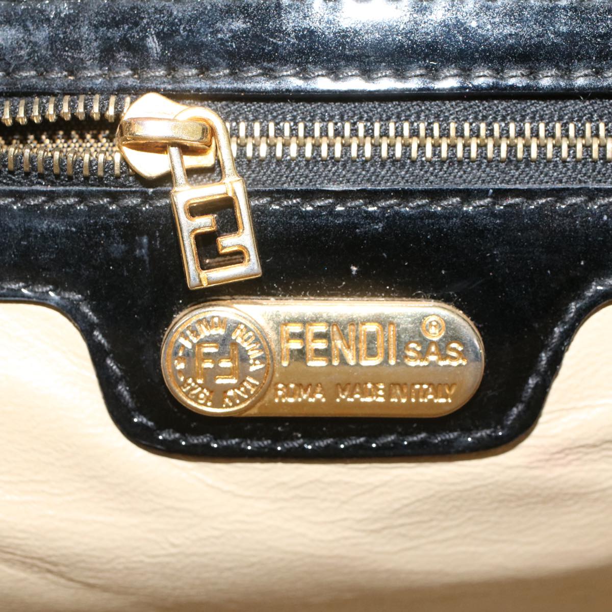 FENDI Shoulder Bag Patent leather Black Auth ar9850