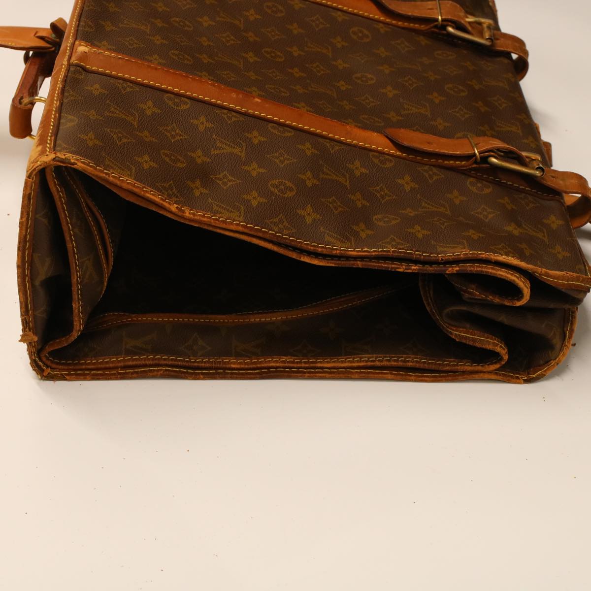 LOUIS VUITTON Monogram Suter Garment Cover M23522 LV Auth ar9918B