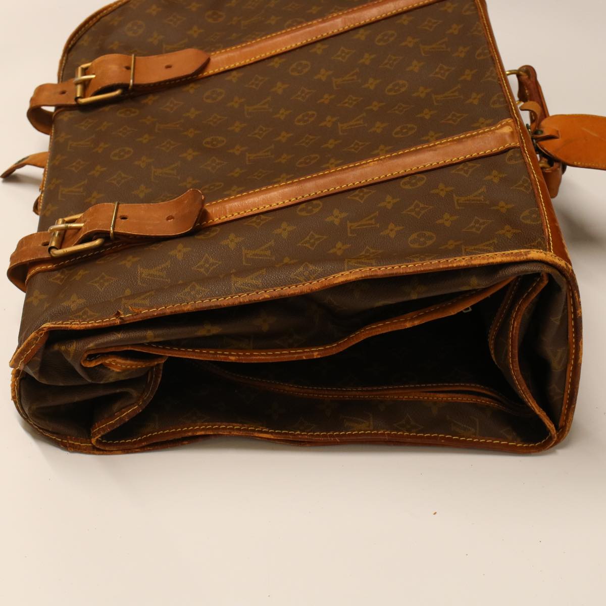 LOUIS VUITTON Monogram Suter Garment Cover M23522 LV Auth ar9918B