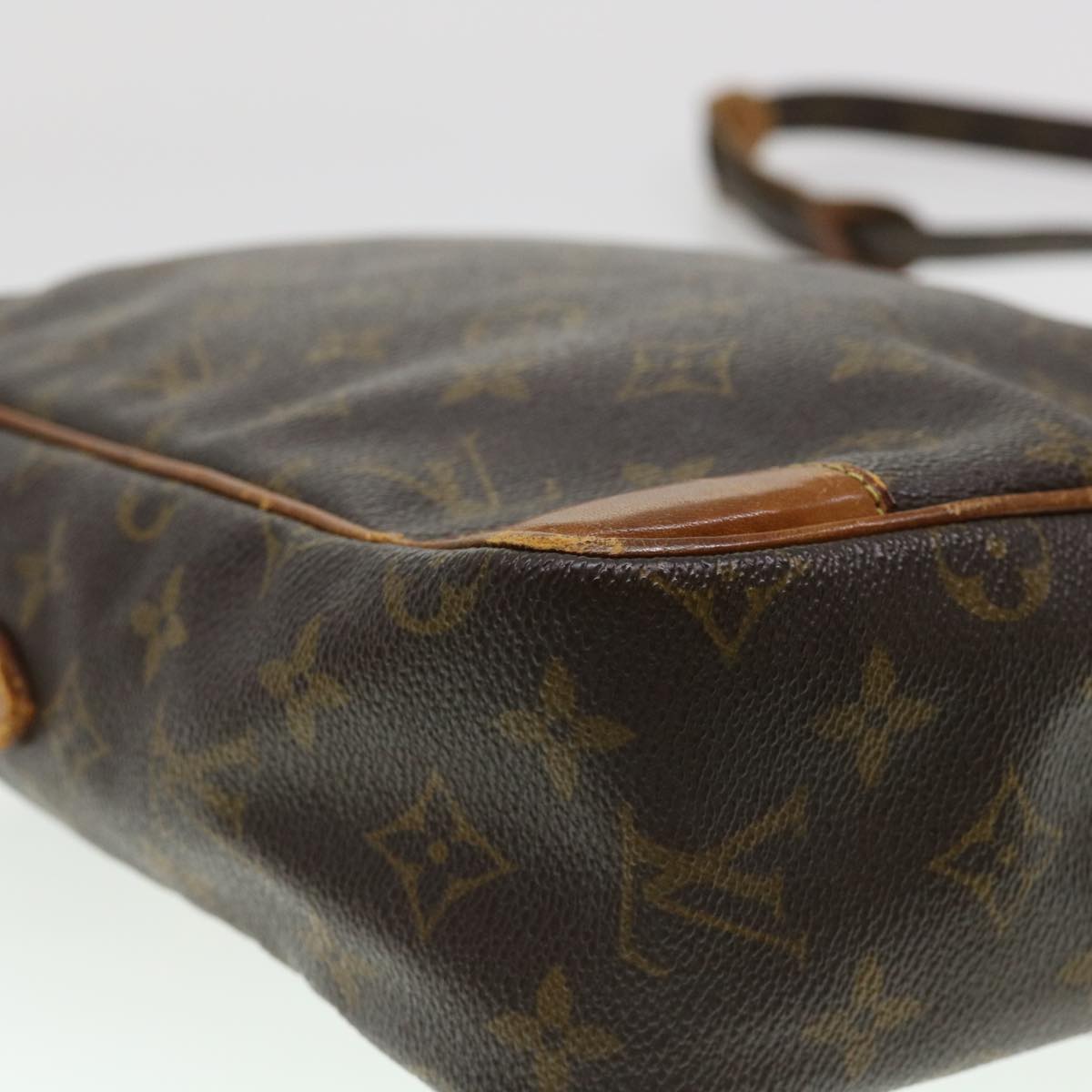 LOUIS VUITTON Monogram Danube MM Shoulder Bag M45264 LV Auth B167