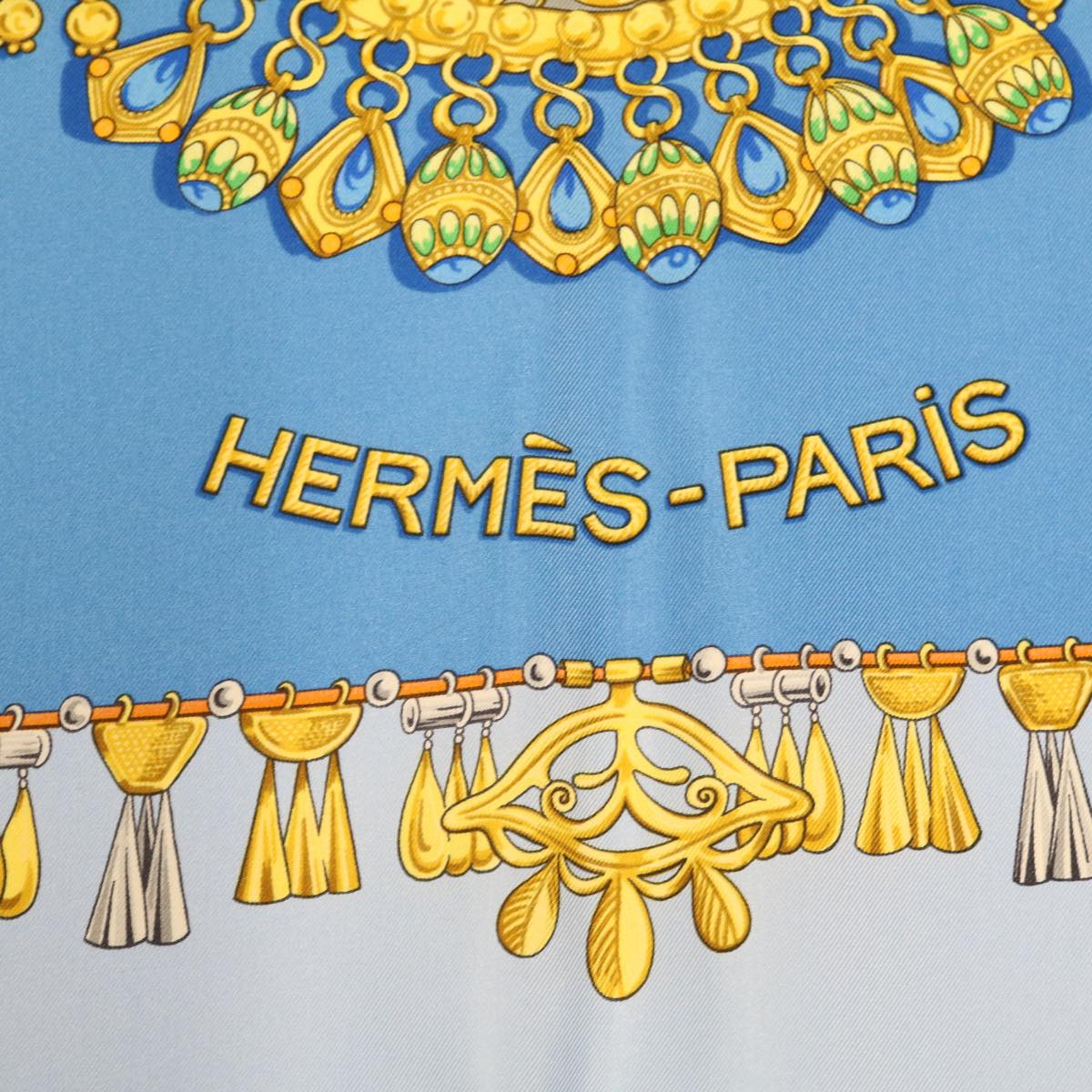 HERMES Carre 90 Scarf ”PARURES DES SABLES” Silk Blue Auth am498b