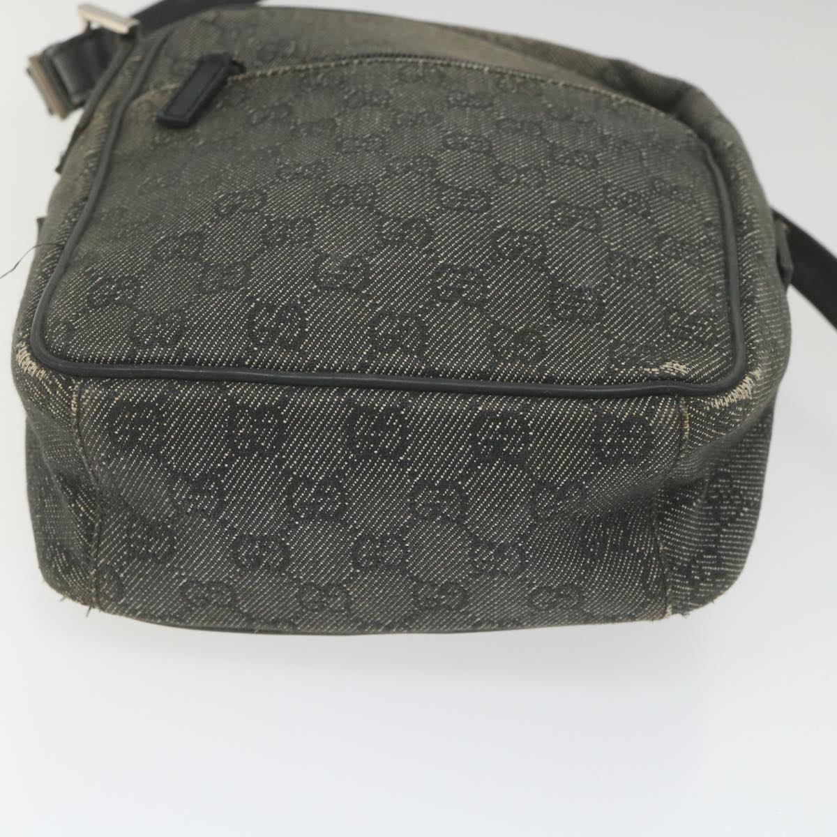 GUCCI GG Canvas Shoulder Bag Black 03136 Auth bs10038