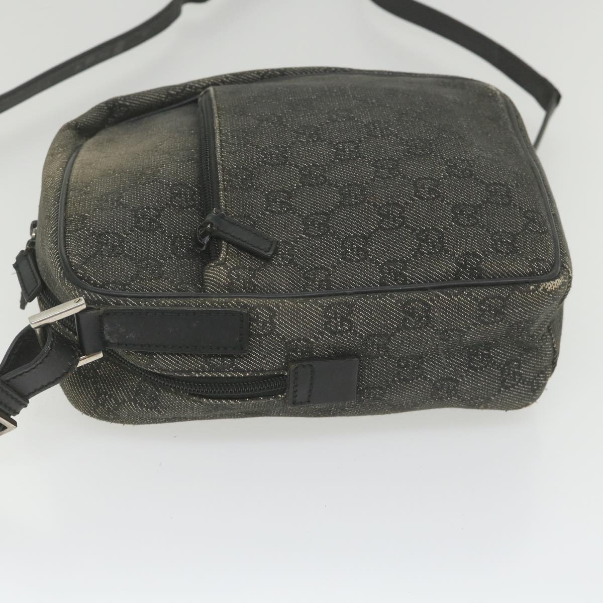 GUCCI GG Canvas Shoulder Bag Black 03136 Auth bs10038