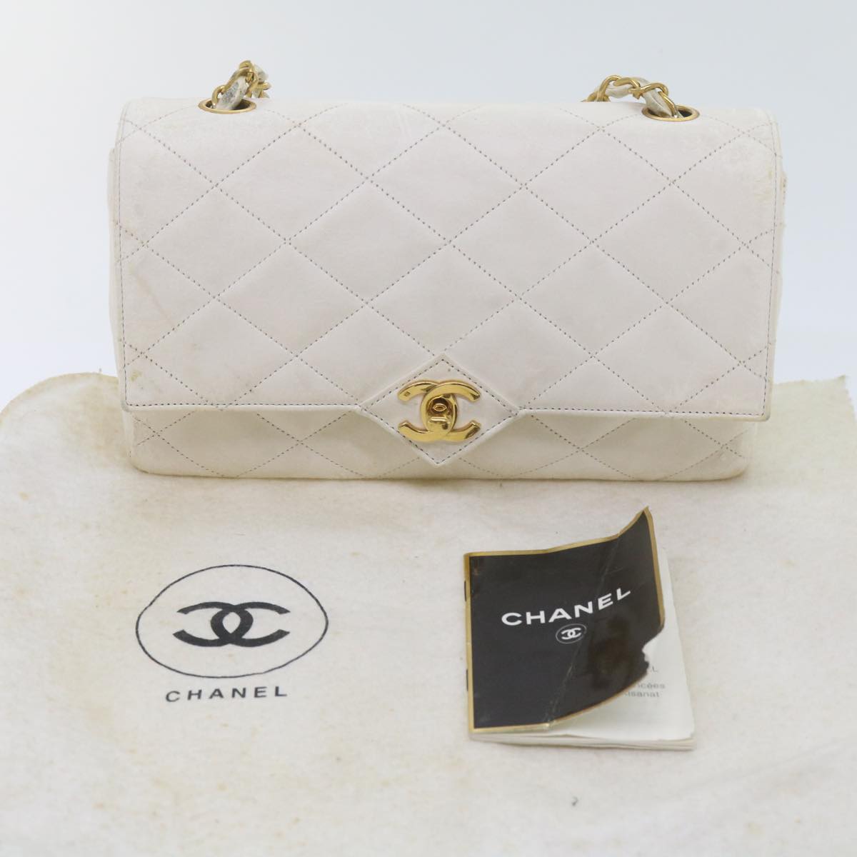 CHANEL Matelasse Chain Shoulder Bag Lamb Skin White CC Auth bs10562