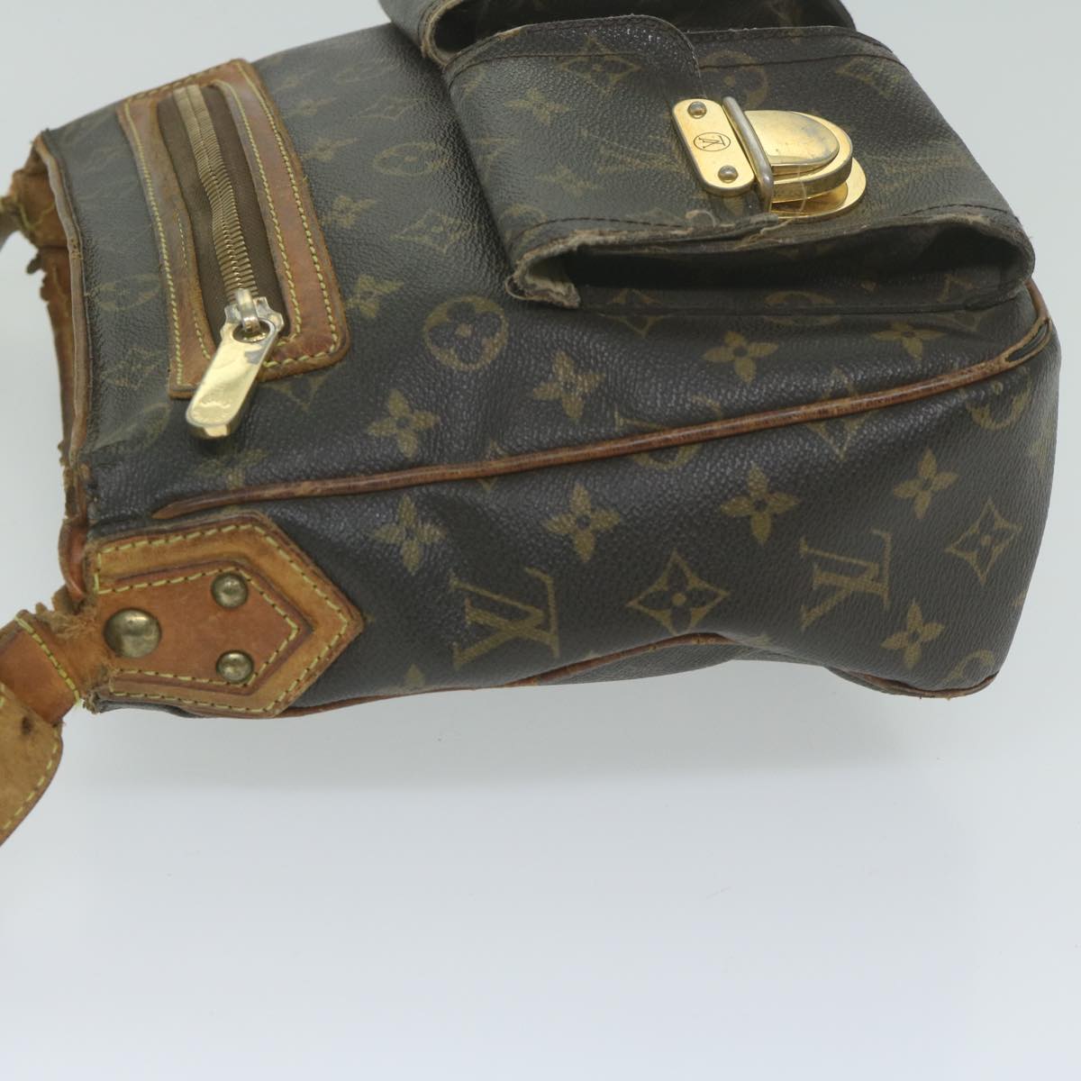 LOUIS VUITTON Monogram Hudson GM Shoulder Bag M40045 LV Auth bs10788