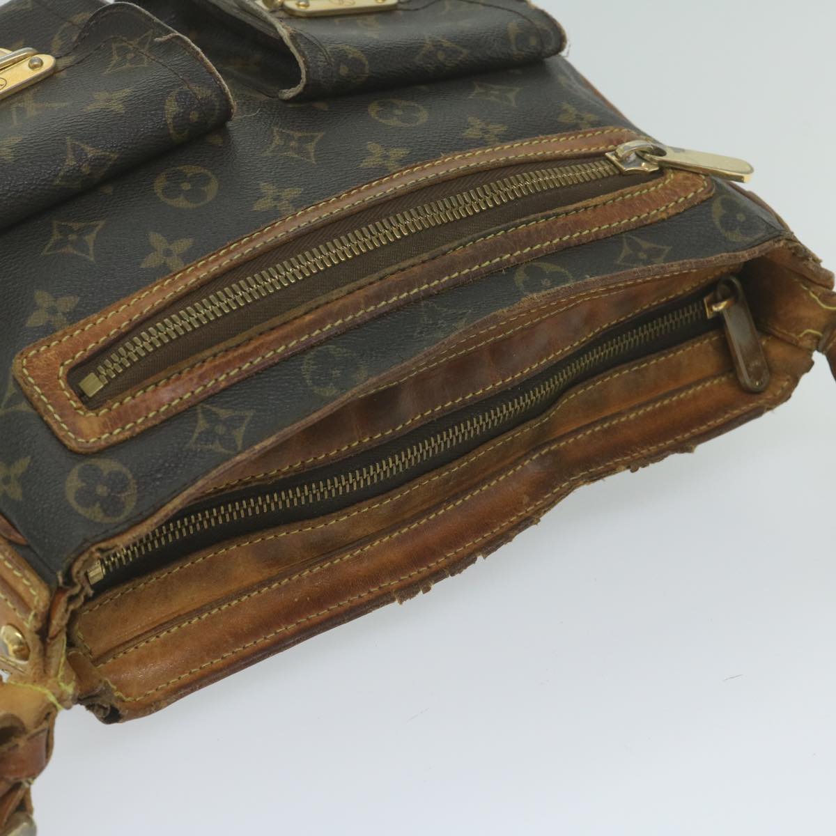 LOUIS VUITTON Monogram Hudson GM Shoulder Bag M40045 LV Auth bs10788