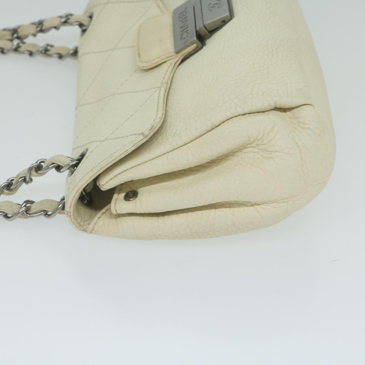 CHANEL Chain Shoulder Bag Leather White CC Auth bs10926