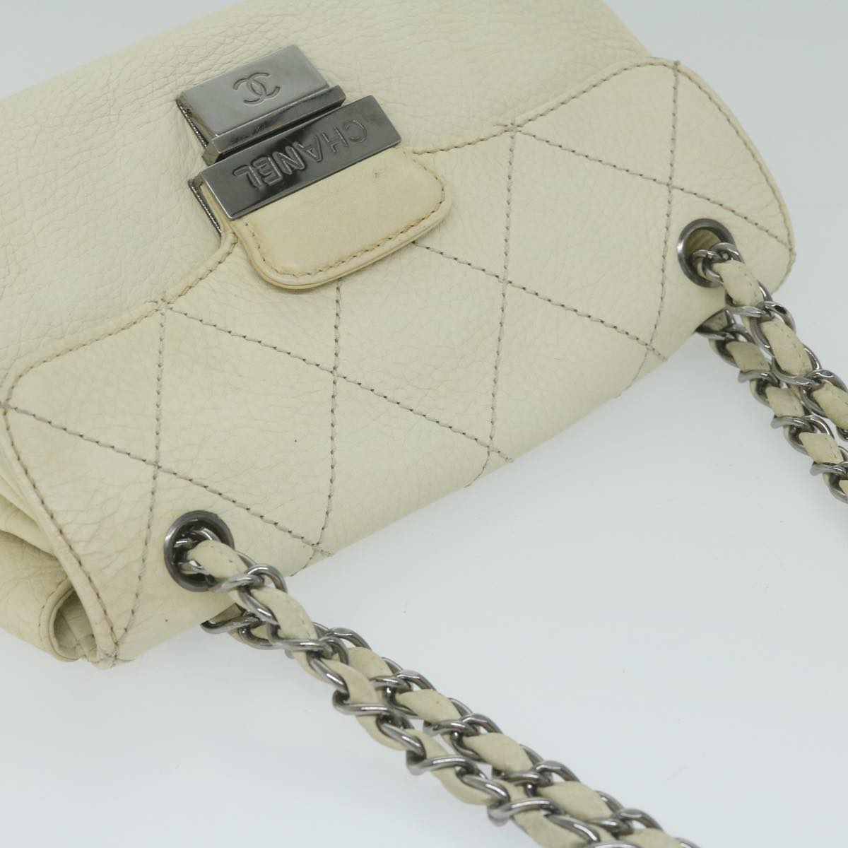 CHANEL Chain Shoulder Bag Leather White CC Auth bs10926