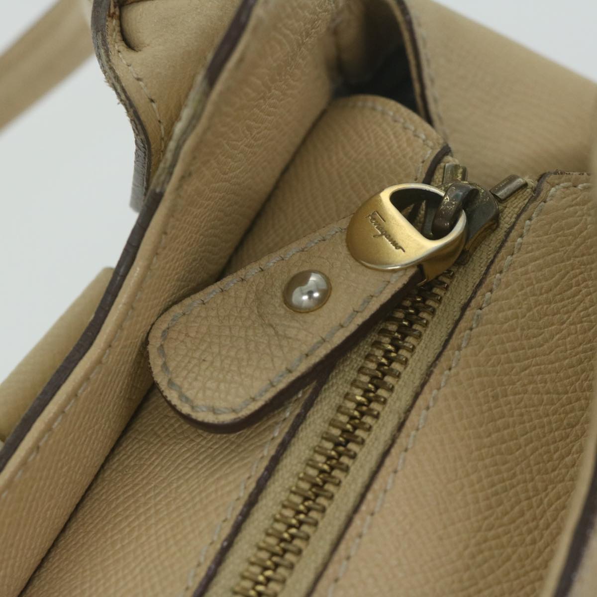 Salvatore Ferragamo Shoulder Bag Leather Beige Auth bs11147