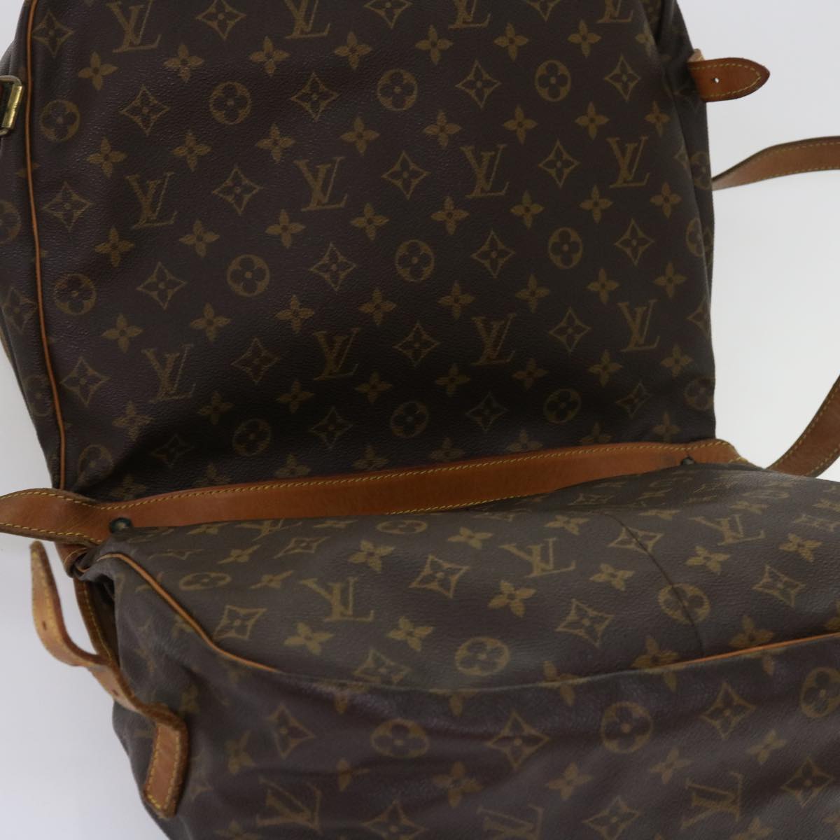 LOUIS VUITTON Monogram Saumur 35 Shoulder Bag M42254 LV Auth bs11335