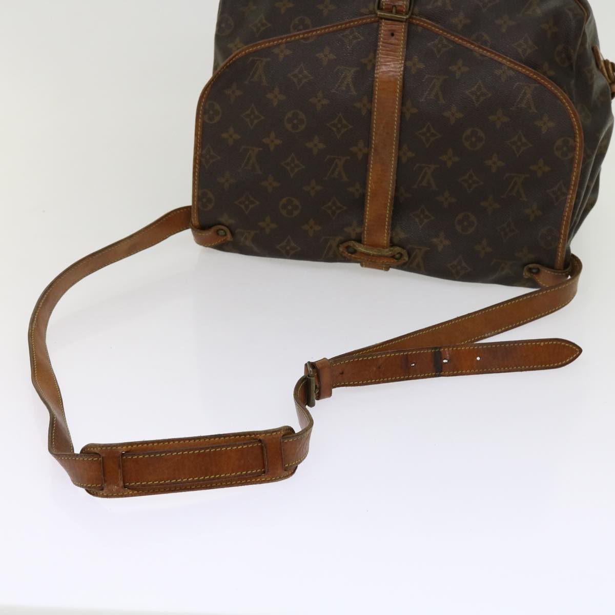 LOUIS VUITTON Monogram Saumur 35 Shoulder Bag M42254 LV Auth bs11335