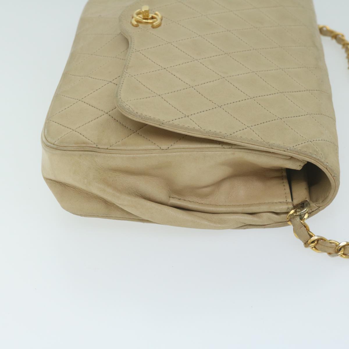 CHANEL Matelasse Chain Shoulder Bag Lamb Skin Beige CC Auth bs11471