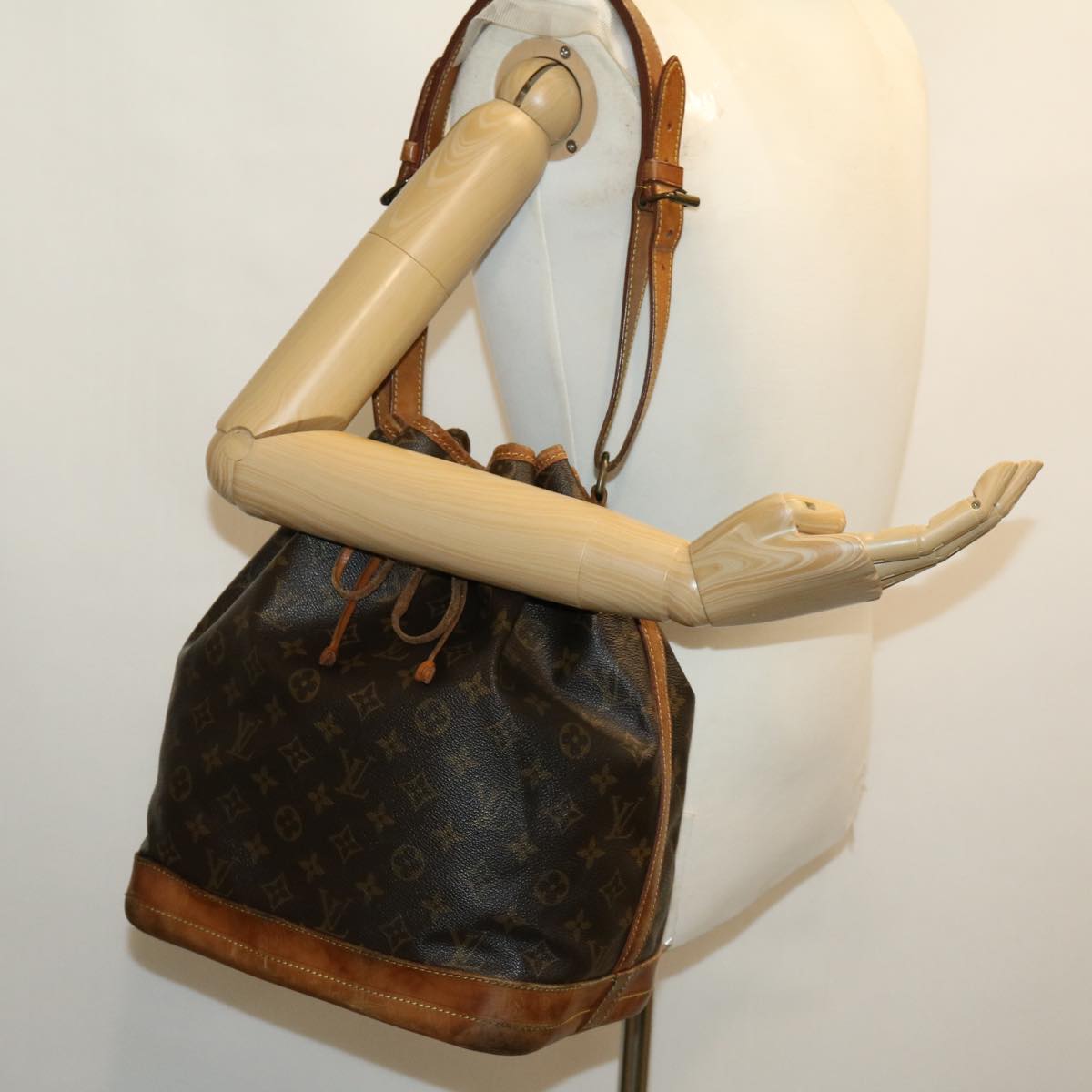 LOUIS VUITTON Monogram Noe Shoulder Bag M42224 LV Auth bs1630