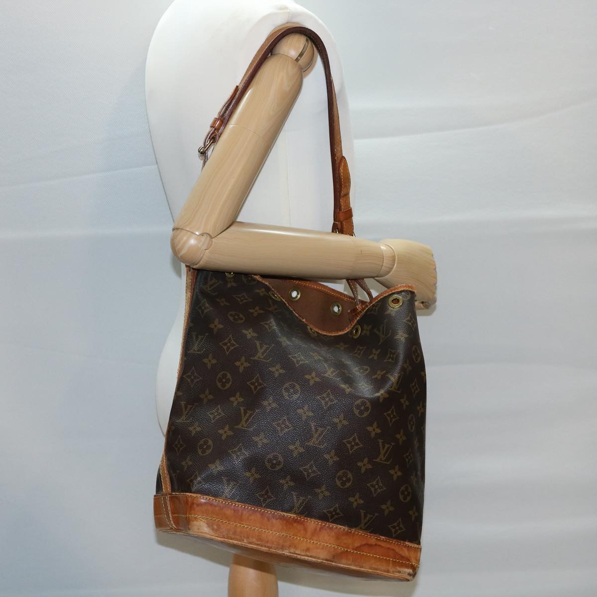 LOUIS VUITTON Monogram Noe Shoulder Bag M42224 LV Auth bs1707