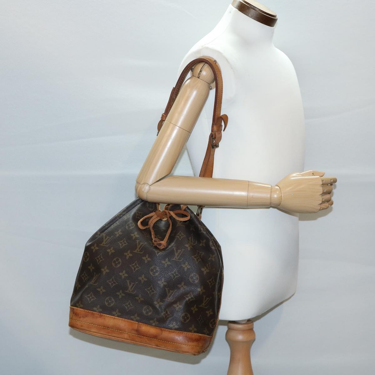 LOUIS VUITTON Monogram Noe Shoulder Bag M42224 LV Auth bs1782