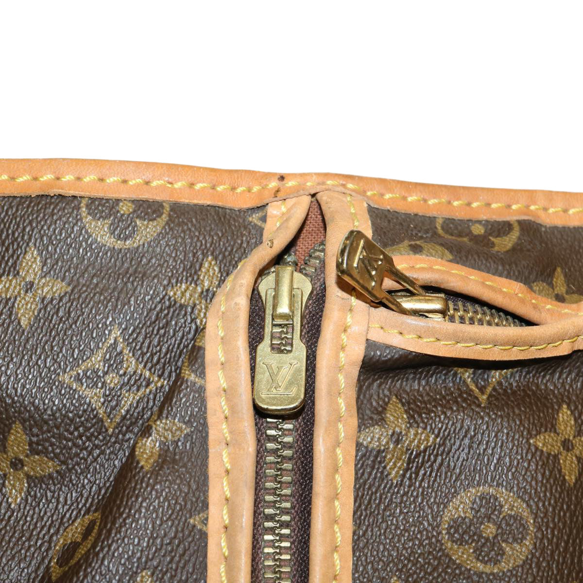 LOUIS VUITTON Monogram Suter Garment Cover M23522 LV Auth bs1817