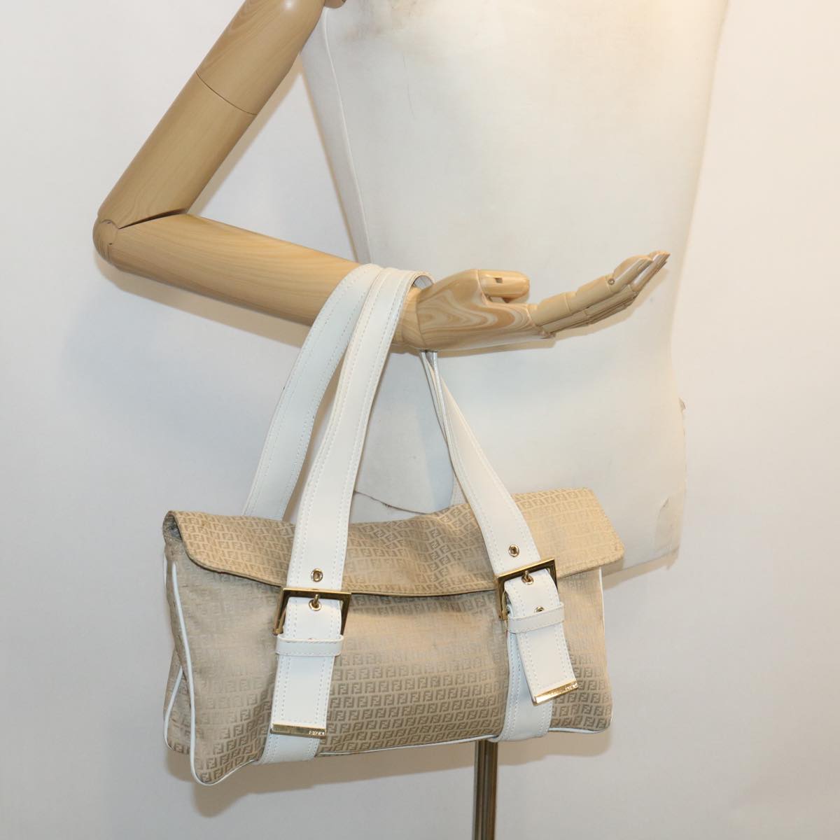 FENDI Zucchino Canvas Shoulder Bag Beige Auth bs1980