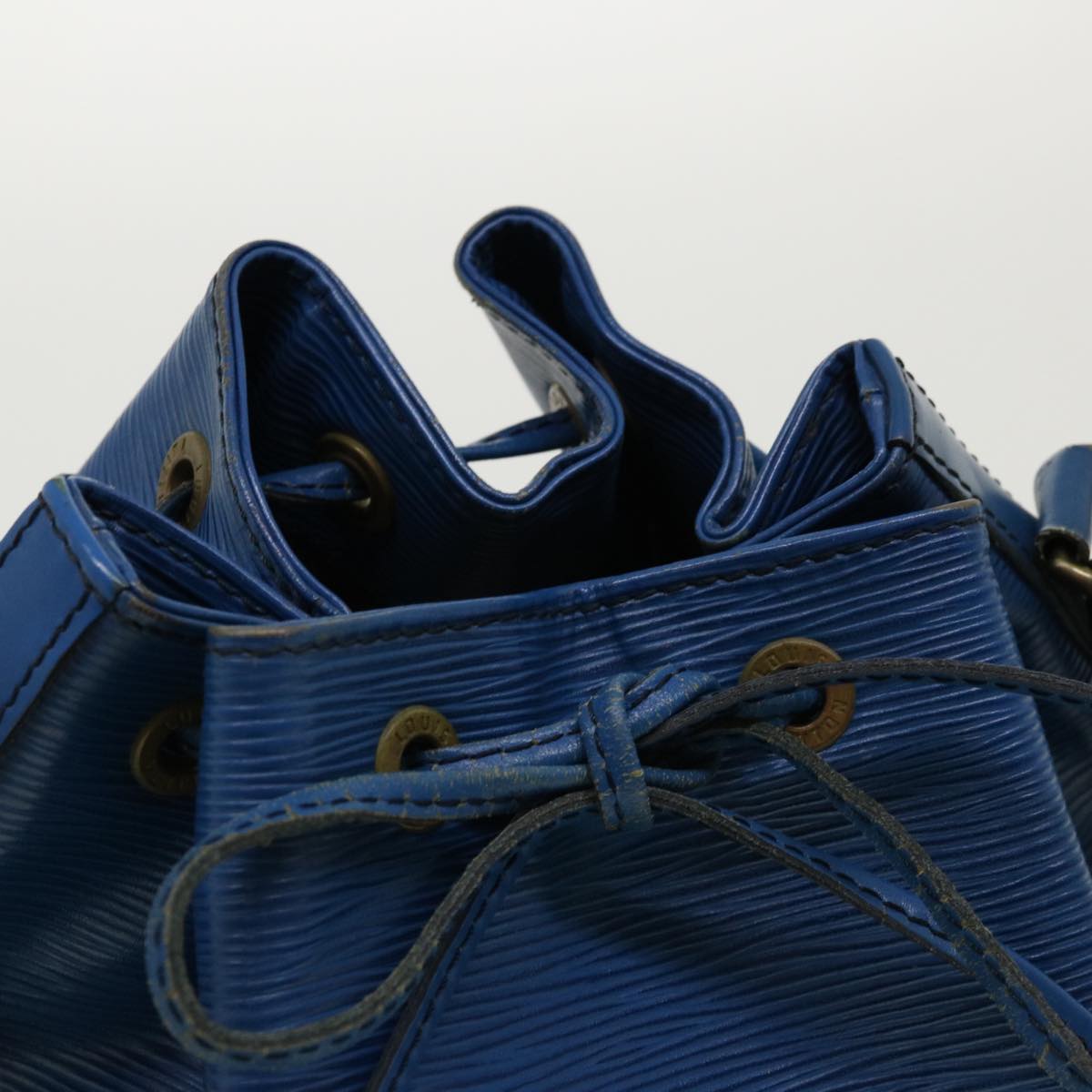 LOUIS VUITTON Epi Petit Noe Shoulder Bag Blue M44105 LV Auth bs2066