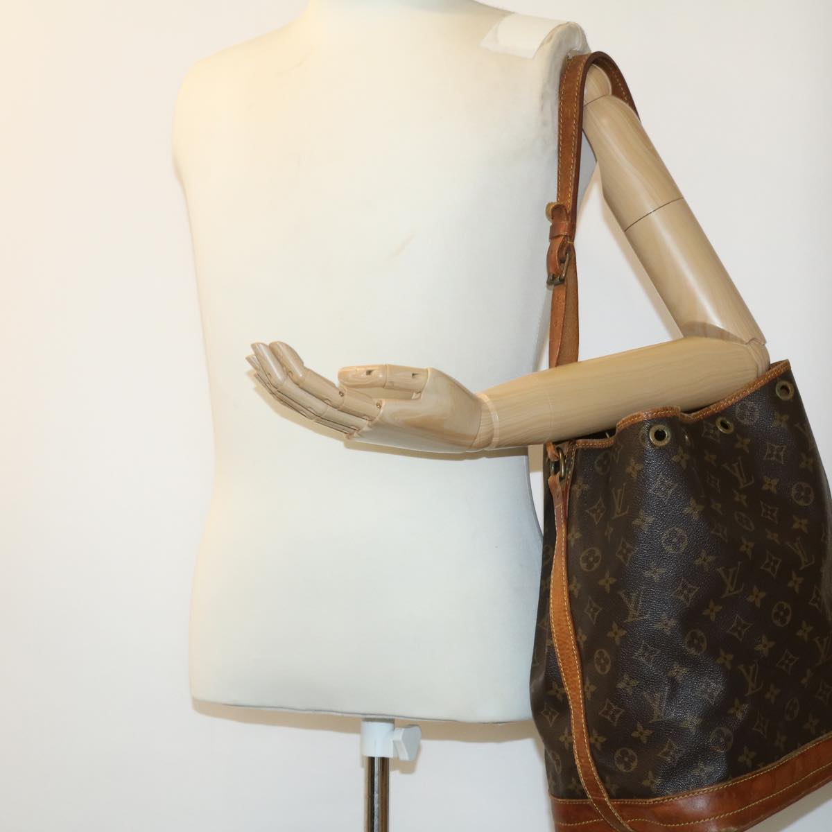 LOUIS VUITTON Monogram Noe Shoulder Bag M42224 LV Auth bs2169