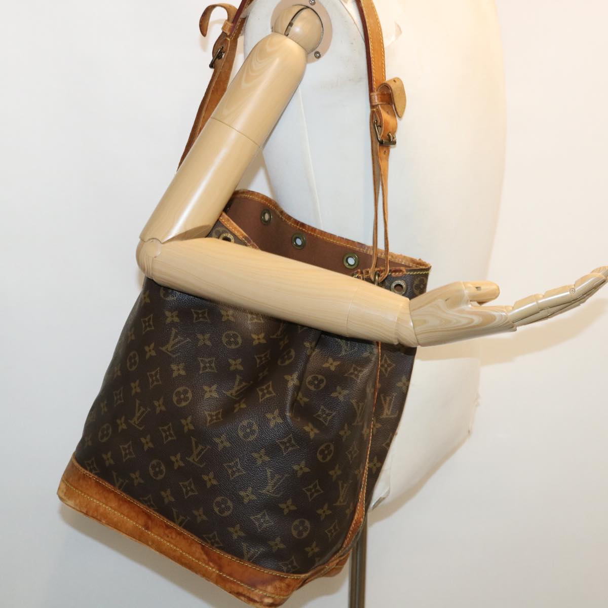 LOUIS VUITTON Monogram Noe Shoulder Bag M42224 LV Auth bs2318