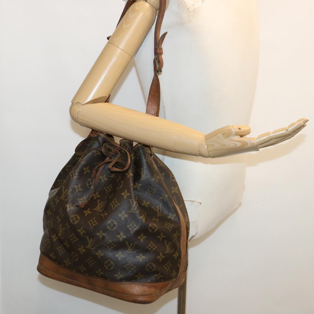 LOUIS VUITTON Monogram Noe Shoulder Bag M42224 LV Auth bs2322