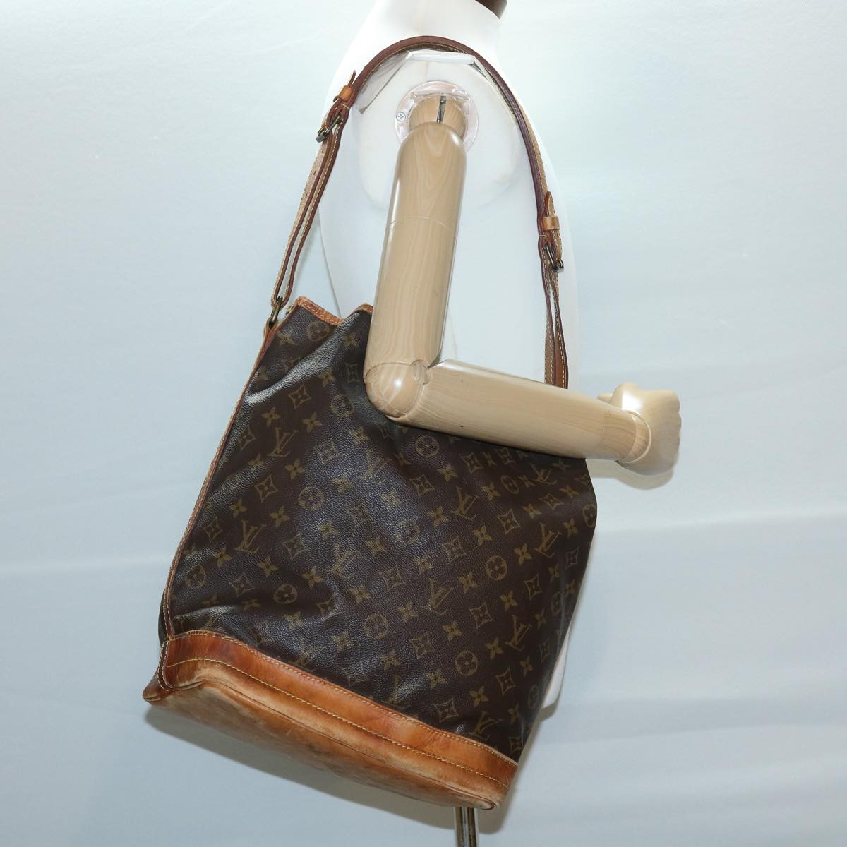 LOUIS VUITTON Monogram Noe Shoulder Bag M42224 LV Auth bs2638