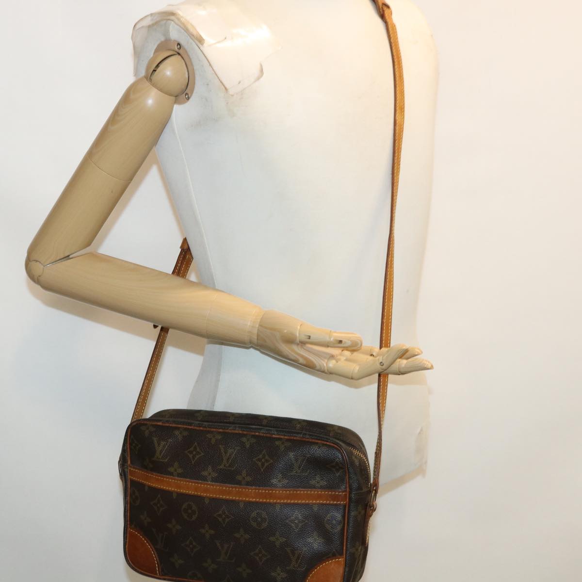 LOUIS VUITTON Monogram Trocadero 27 Shoulder Bag M51274 LV Auth bs3275