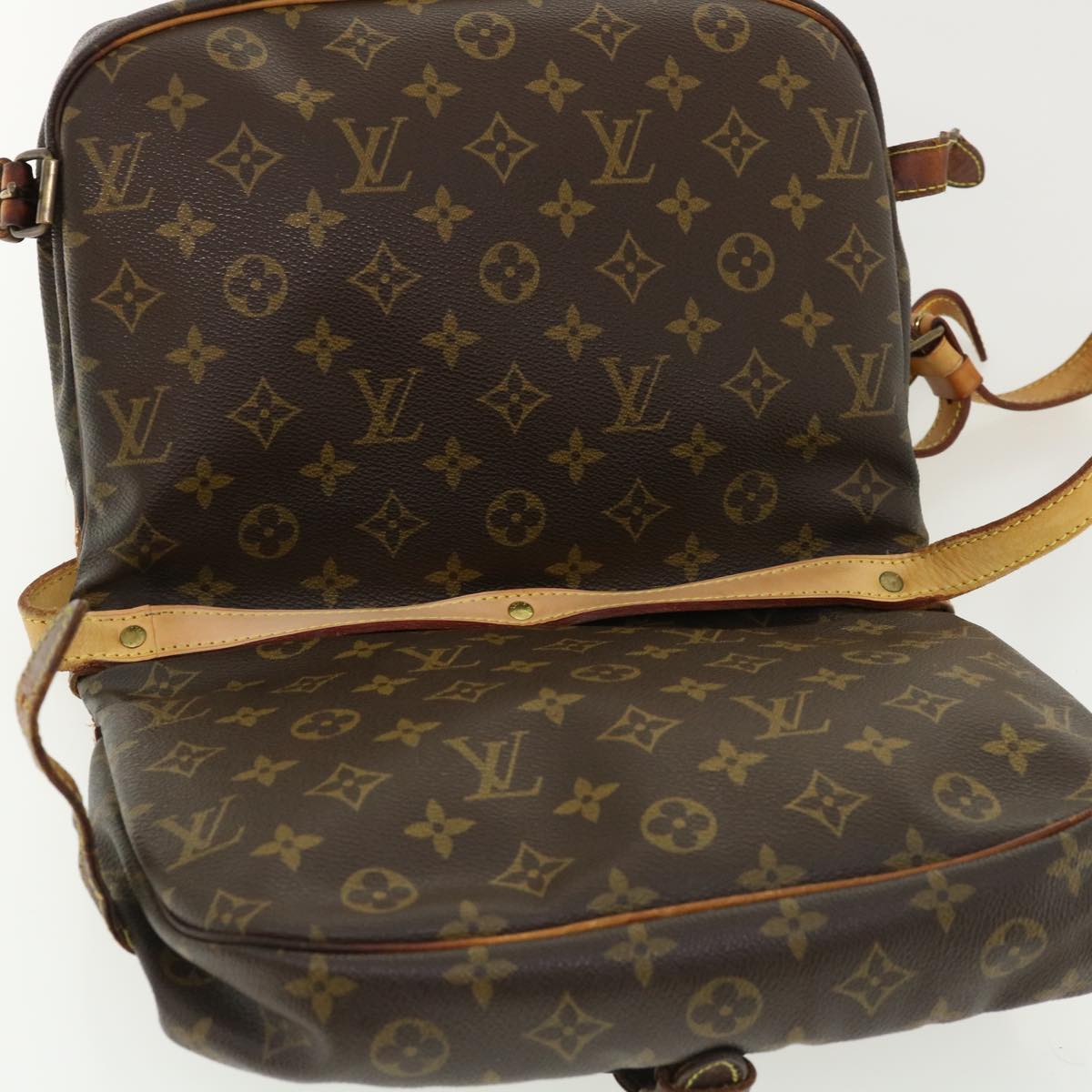 LOUIS VUITTON Monogram Saumur 30 Shoulder Bag M42256 LV Auth bs3518