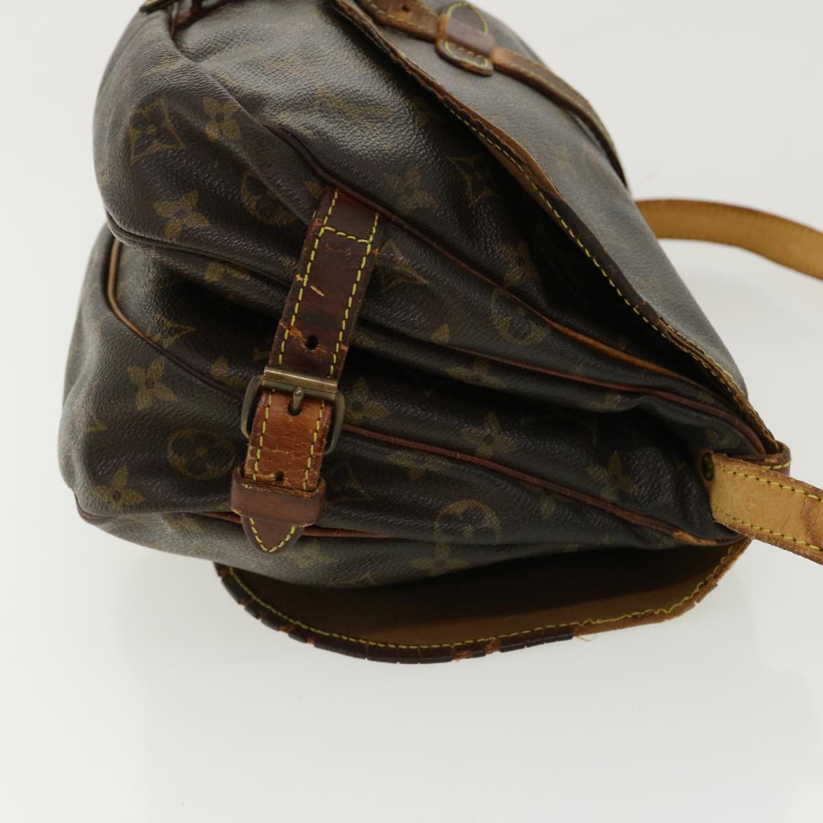 LOUIS VUITTON Monogram Saumur 30 Shoulder Bag M42256 LV Auth bs3518