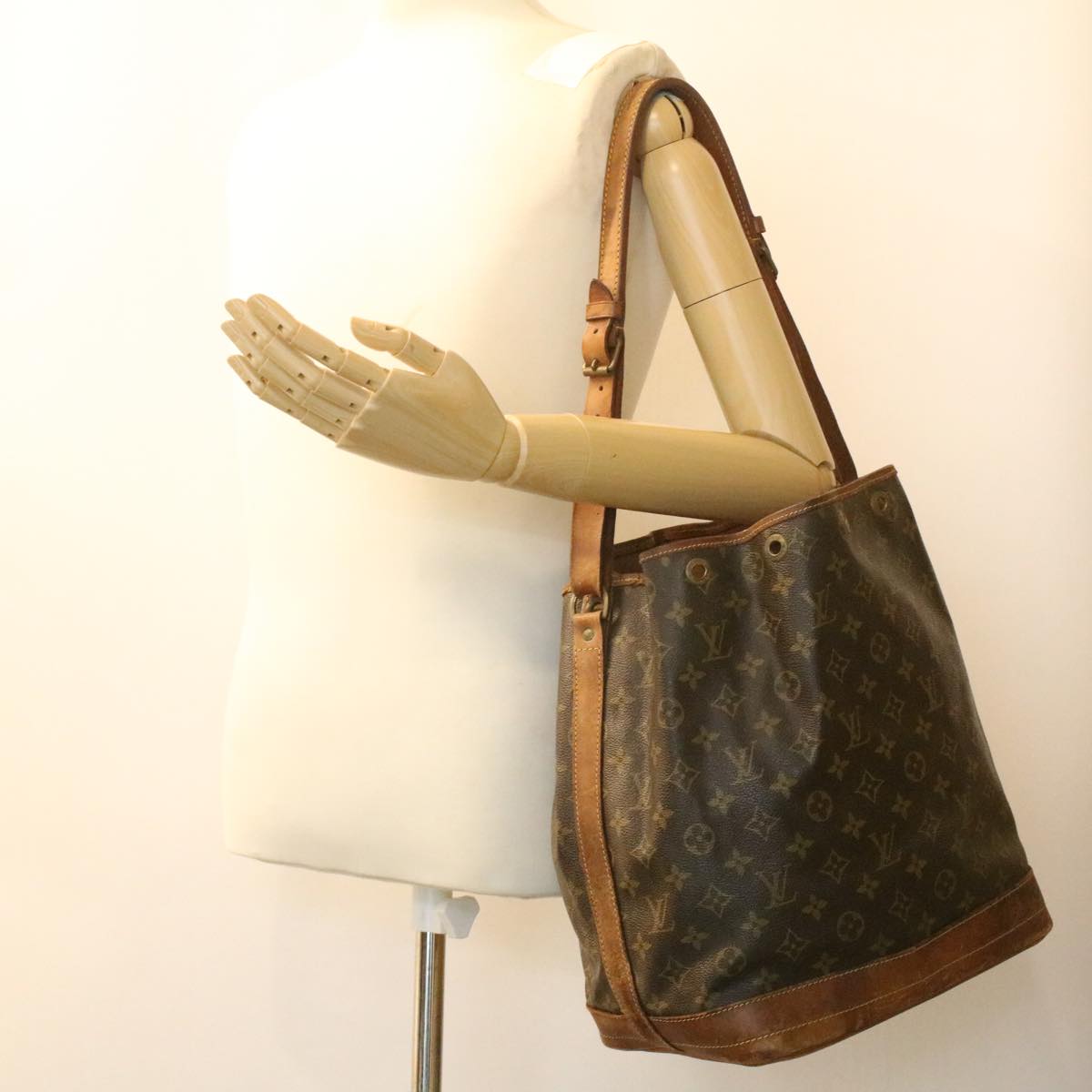 LOUIS VUITTON Monogram Noe Shoulder Bag M42224 LV Auth bs3934