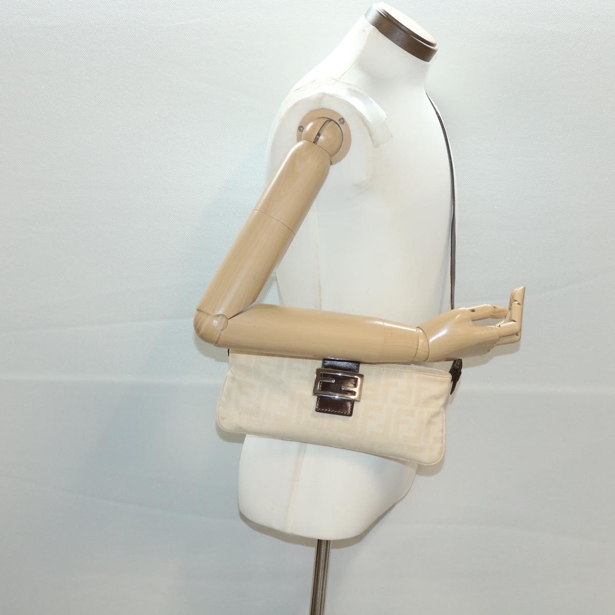 FENDI Zucca Canvas Shoulder Bag Beige Auth bs3996