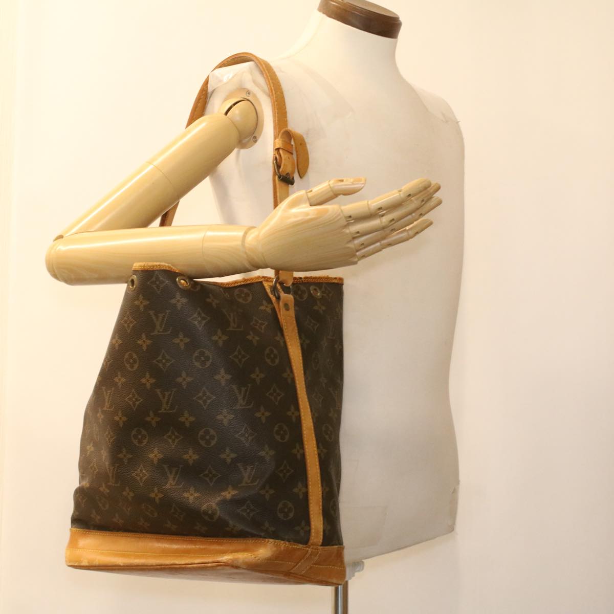 LOUIS VUITTON Monogram Noe Shoulder Bag M42224 LV Auth bs4168