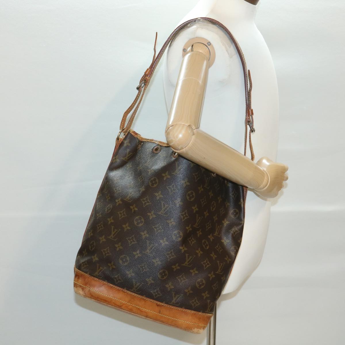 LOUIS VUITTON Monogram Noe Shoulder Bag M42224 LV Auth bs4171