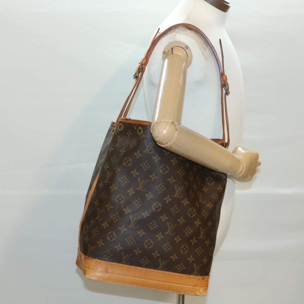 LOUIS VUITTON Monogram Noe Shoulder Bag M42224 LV Auth bs4179