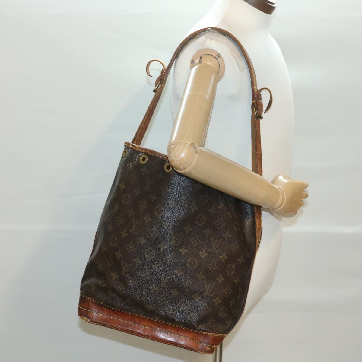 LOUIS VUITTON Monogram Noe Shoulder Bag M42224 LV Auth bs4192