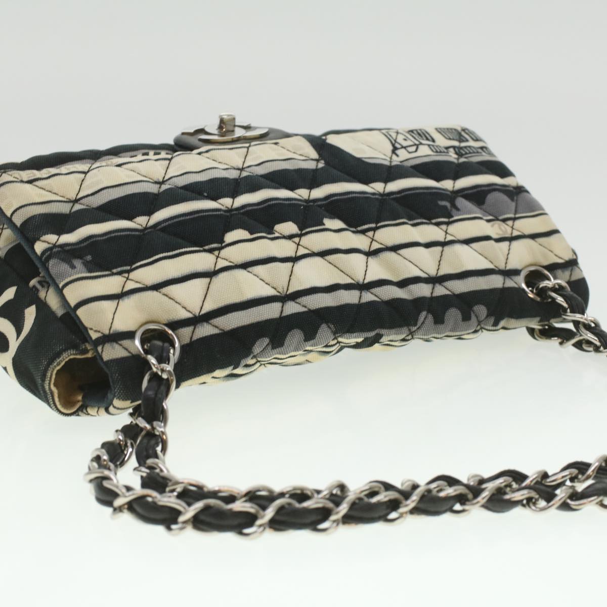 CHANEL Matelasse Chain Shoulder Bag Canvas White Black CC Auth bs4346