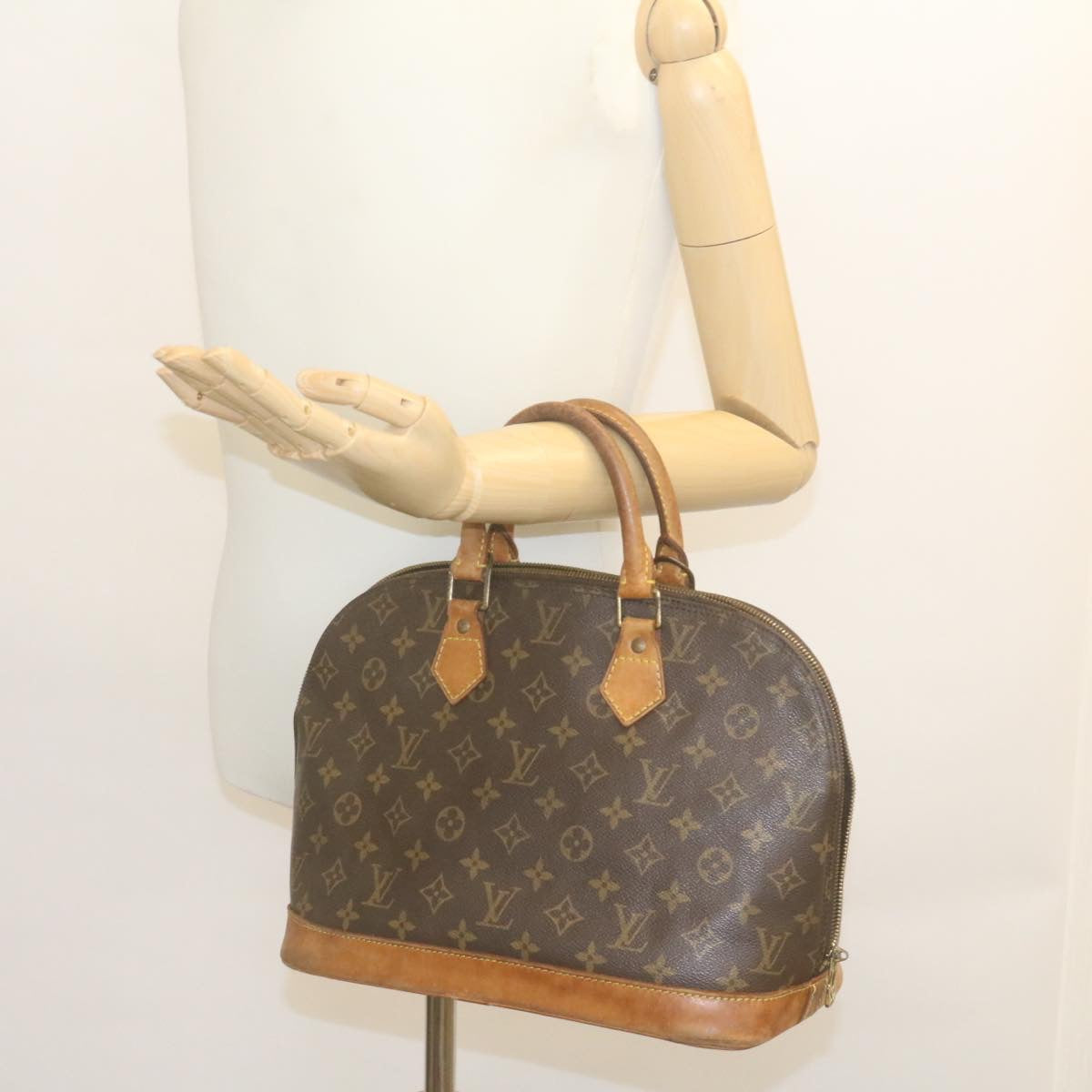 LOUIS VUITTON Monogram Alma Hand Bag M51130 LV Auth bs471