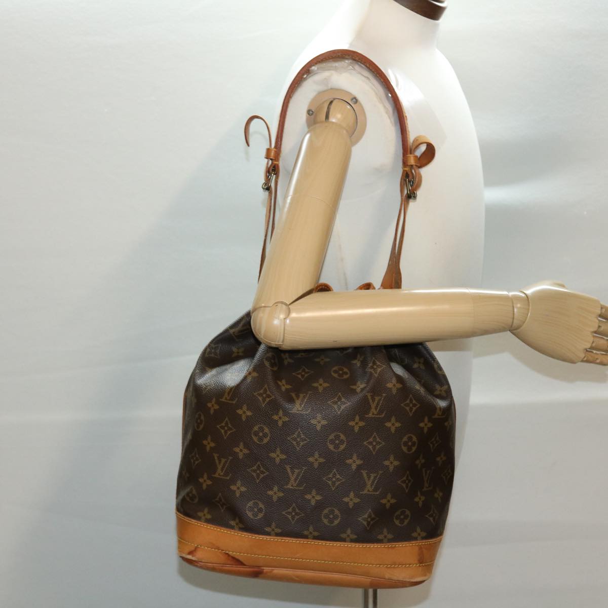 LOUIS VUITTON Monogram Noe Shoulder Bag M42224 LV Auth bs4805