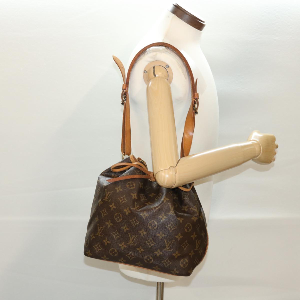 LOUIS VUITTON Monogram Petit Noe Shoulder Bag M42226 LV Auth bs4833