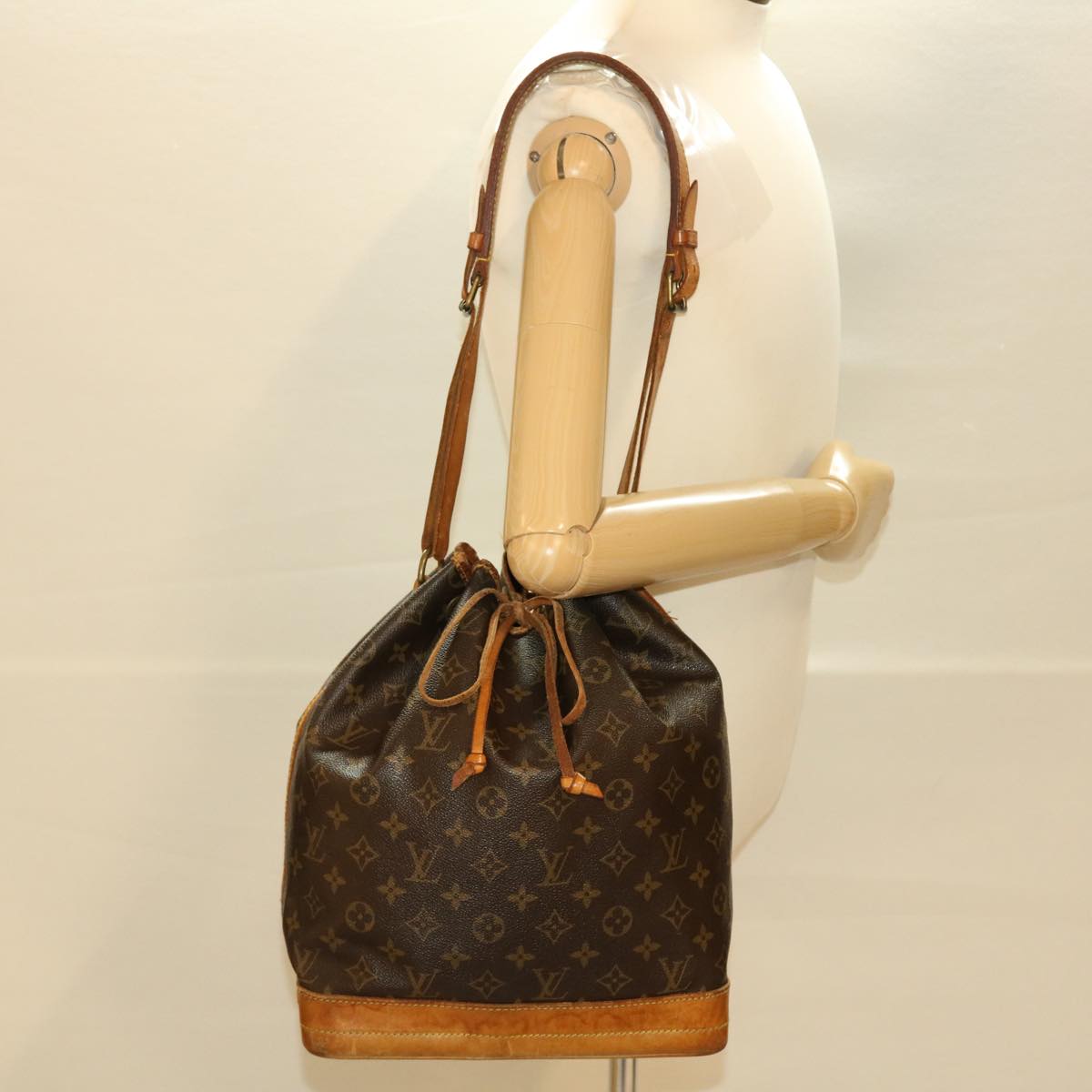 LOUIS VUITTON Monogram Noe Shoulder Bag M42224 LV Auth bs4836