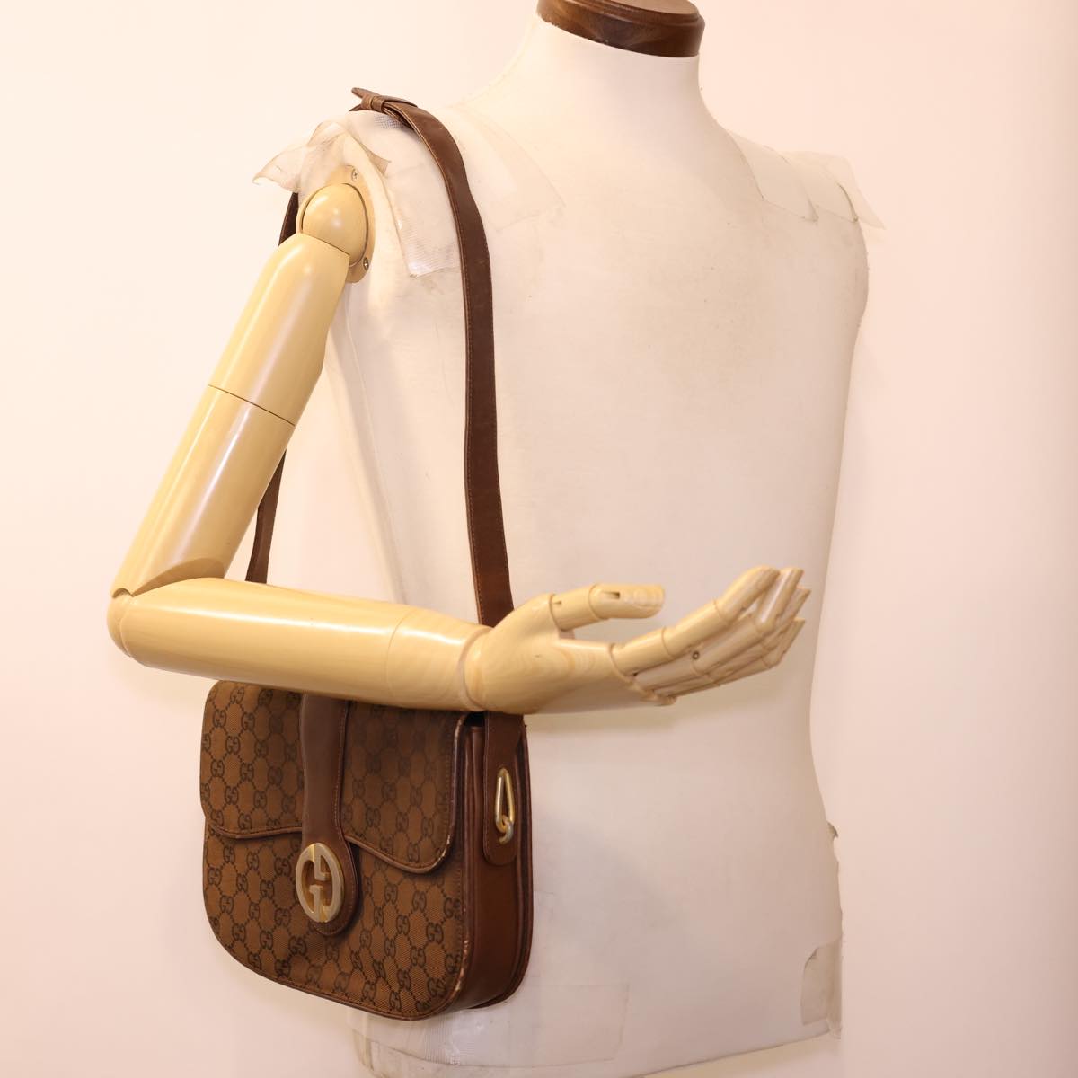 GUCCI GG Canvas Shoulder Bag Brown Auth bs4843